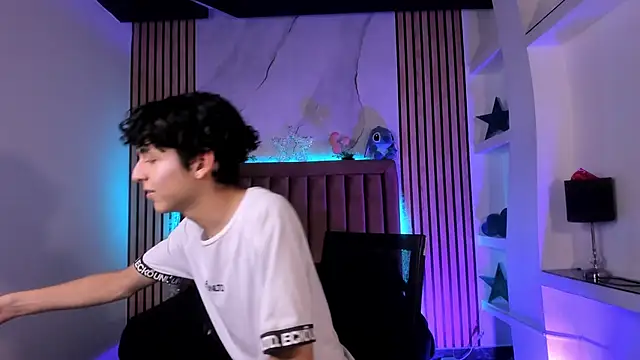 SthepanodiMonaco online show from January 16, 10:23 pm