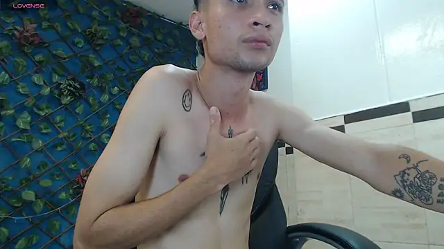 LucassSmith11 online show from April 10, 8:38 pm