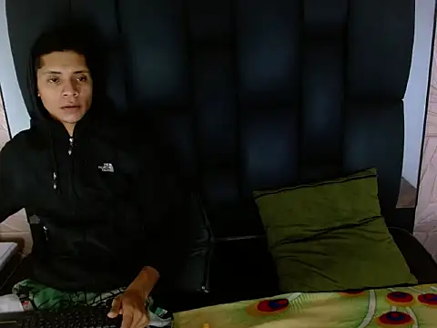 Axel Marcu online show from December 14, 2:18 am