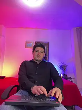 williamsmiiths16 online show from April 6, 11:44 am