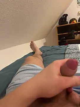 hannes256102 online show from March 1, 10:20 pm