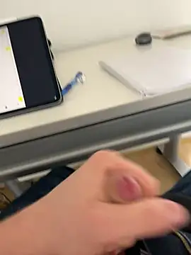 hannes256102 online show from February 24, 1:01 pm