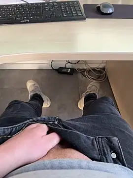 Snapshot of Dodo2223 chatting on February 18, 4:26 pm Dodo2223 online show from February 18, 4:26 pm