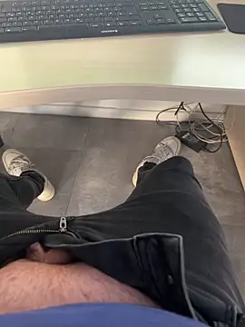 Snapshot of Dodo2223 chatting on February 25, 4:41 pm Dodo2223 online show from February 25, 4:41 pm