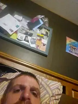 Legtrembler1 online show from February 11, 12:15 am