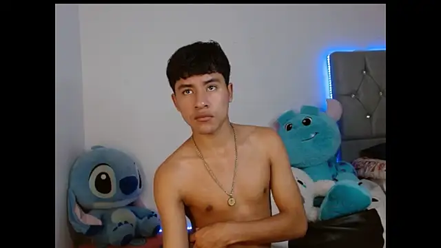 Sebas Ross04 online show from March 4, 9:33 pm