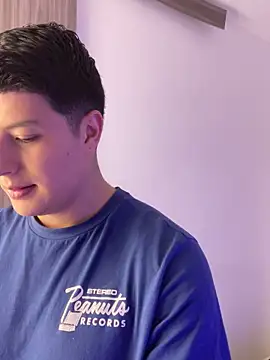 Goldenknight33 online show from February 3, 2:55 pm