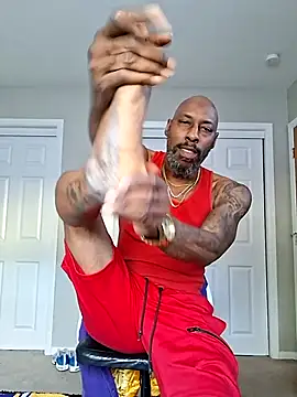 Rizzle9800 online show from April 13, 11:27 pm