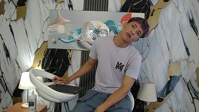 YOUNG GUYS1 online show from February 15, 1:52 pm