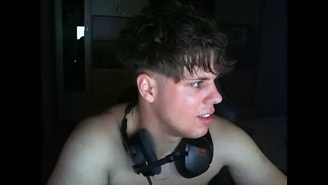 GymGuy0505 online show from December 17, 11:11 pm