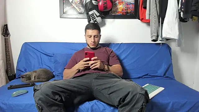 Reynoah online show from February 7, 11:10 pm