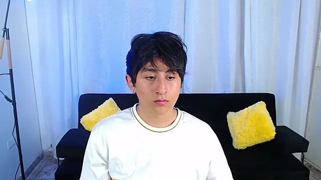 Zyan18 online show from December 15, 8:17 pm