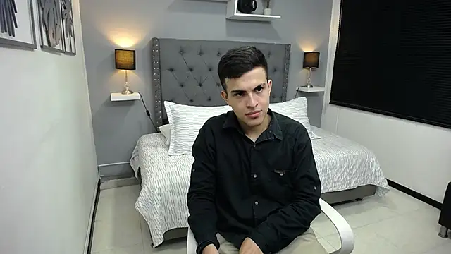 massimo greco  online show from December 19, 10:17 pm