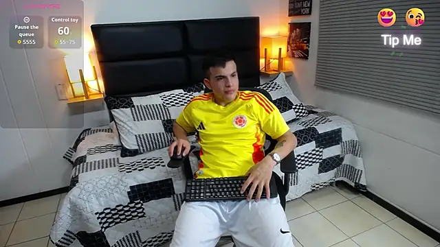 massimo greco  online show from December 15, 8:06 pm