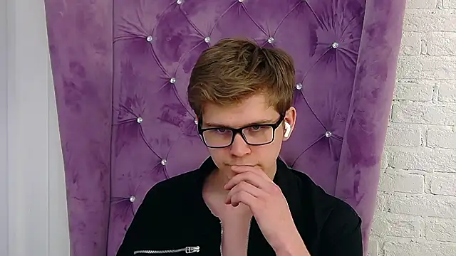 NickJohnas online show from April 25, 7:22 pm