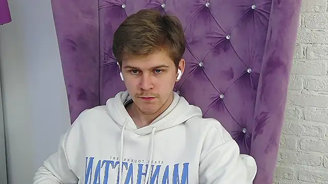 NickJohnas online show from April 19, 6:43 pm