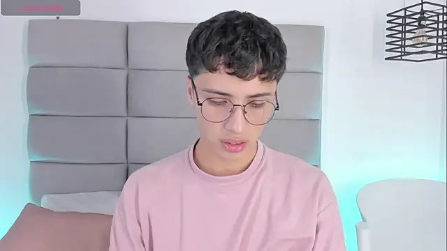 JoshClaarktt online show from March 31, 4:14 am