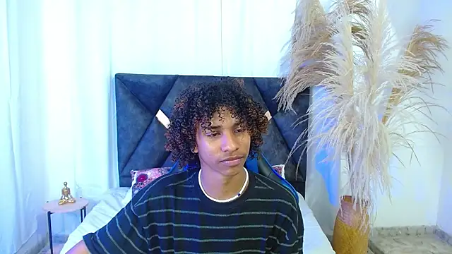 angelll18  online show from February 9, 8:35 pm