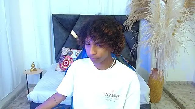 angelll18  online show from February 10, 8:46 pm