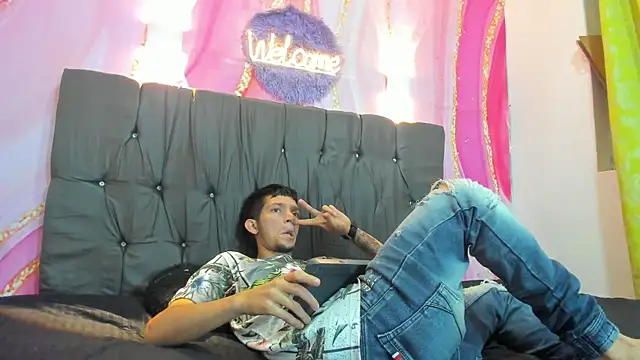 Straight Guy22 online show from January 8, 4:17 am