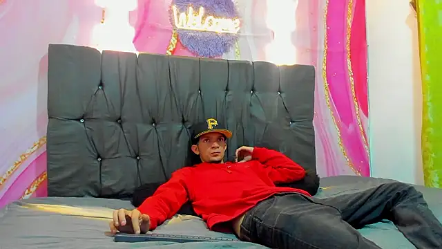 Straight Guy22 online show from January 16, 4:37 am