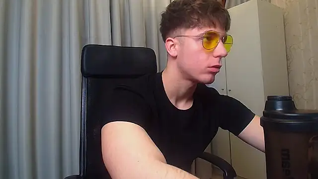 KellenWest online show from February 20, 5:26 am