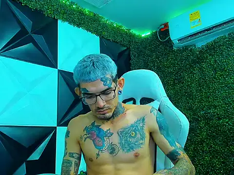 Boy tatto77 online show from January 31, 7:11 pm