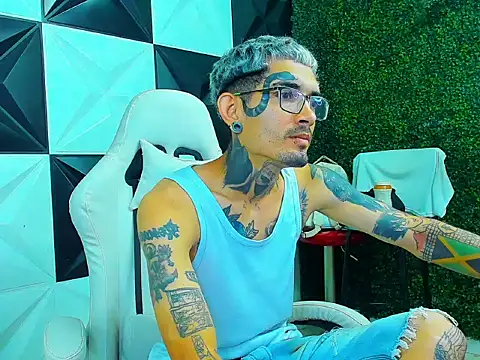 Boy tatto77 online show from February 20, 5:48 pm