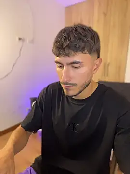 LIAM COLT online show from April 8, 8:06 pm