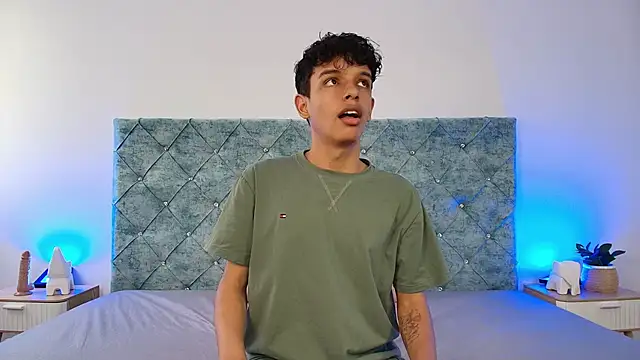 maxfrost 1 online show from December 20, 7:21 pm