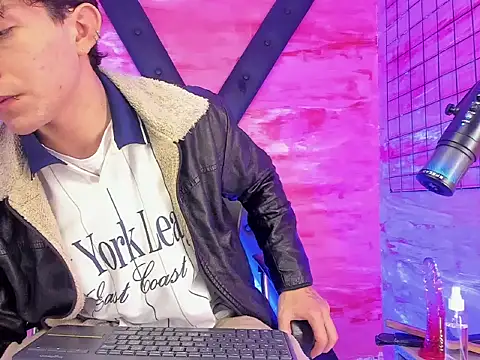 Eliot X online show from January 17, 7:38 pm