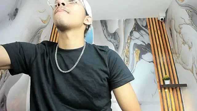 Victor LatinBoy online show from February 1, 11:53 am