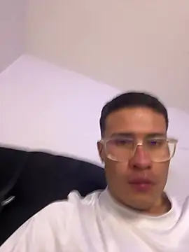 Latin Paisa Boy online show from February 8, 5:17 pm