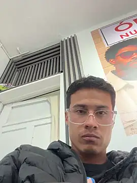 Latin Paisa Boy online show from March 18, 10:35 pm