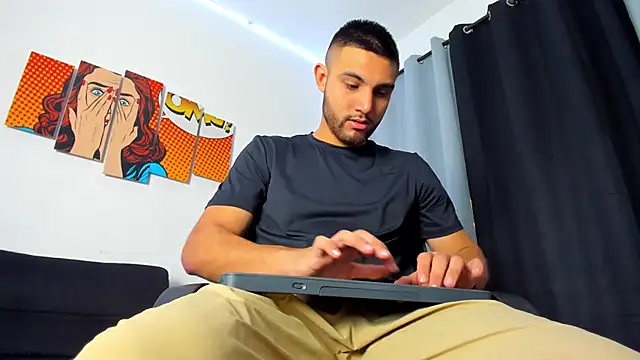 kael lux online show from January 17, 8:44 pm