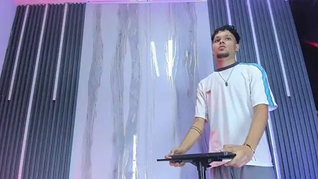 Lucas hot 20 online show from February 26, 7:32 am