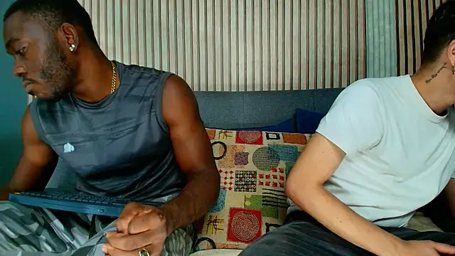 bro friends online show from February 11, 1:54 am