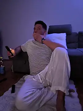 Angelo 33 online show from January 13, 7:40 pm