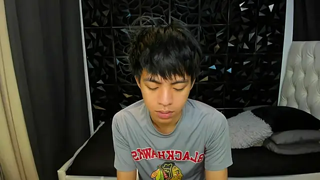 davincihugecock online show from March 26, 7:07 pm