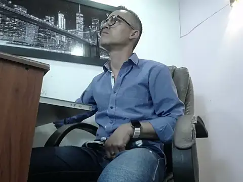 Oswalldo   online show from February 7, 6:53 am