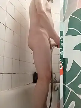 Hertsguy1984 online show from April 15, 11:15 pm