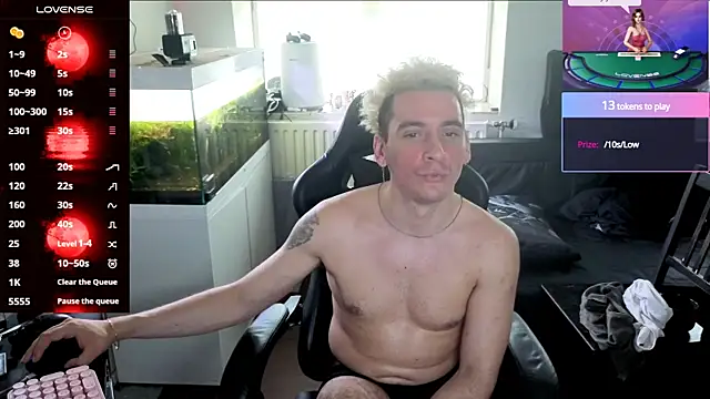Rayzel White online show from July 7, 5:16 pm