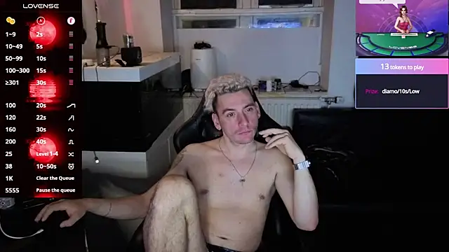 Rayzel White online show from May 28, 10:52 pm
