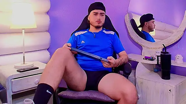 Salvattore Muller online show from February 3, 2:31 am