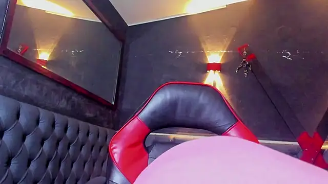 Angel Villareal online show from March 13, 4:31 am