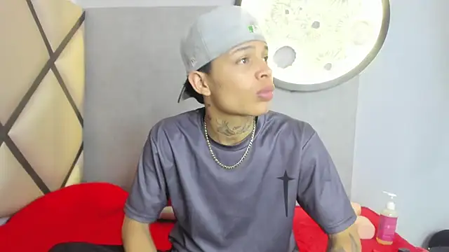 Dogan Renzo0 online show from April 4, 7:11 pm