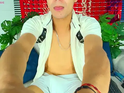 ThiiagoSaeenz online show from February 24, 3:46 pm