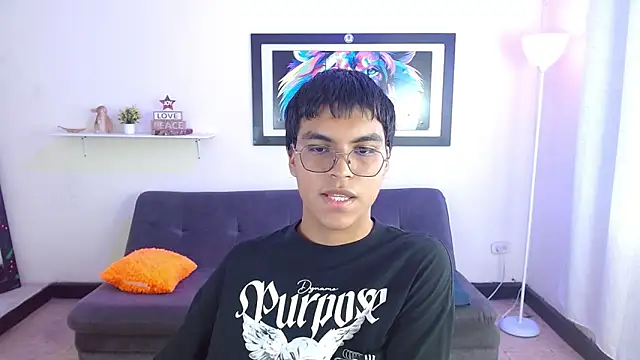 Maecum18 online show from April 8, 9:01 pm