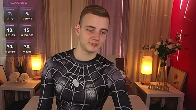 HereAlexColee online show from March 7, 2:48 pm