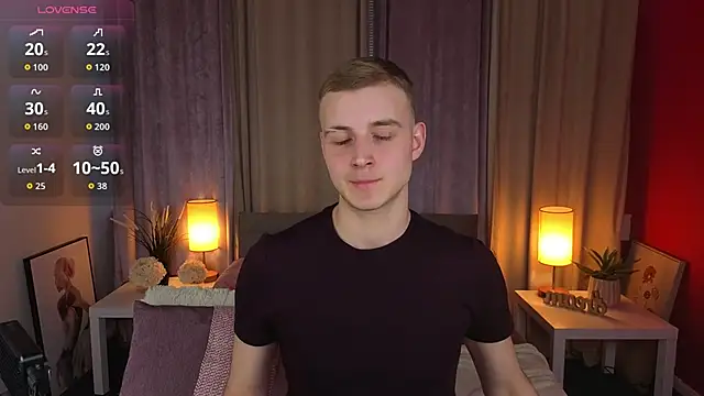 HereAlexColee online show from March 22, 2:33 pm